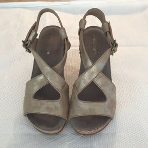 Antelope Distressed Gold Wedges Size 39